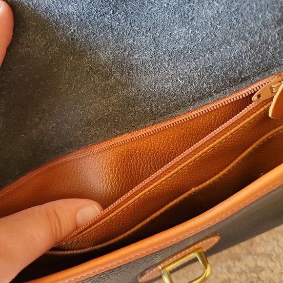 SOLD* Dooney & Bourke Vtg Two-Toned Equestrian Bag - Picture 16 of 16